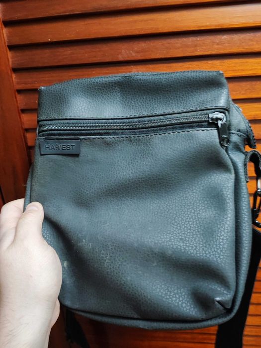 2 сумки через плечо, цена за обе сумки. Смотрите фото.