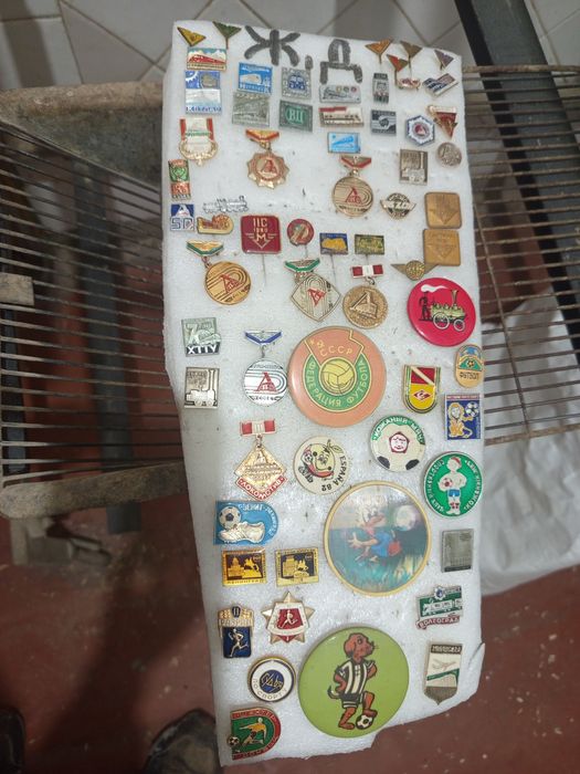 Продам значки Авиация оптом.