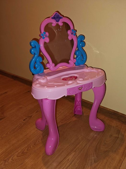 Toaletka dla dziewczynki