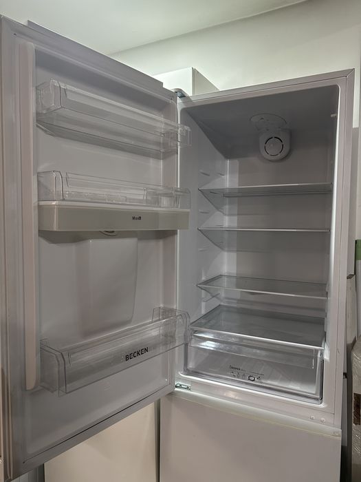Frigorífico Combinado BECKEN 185cm 300L