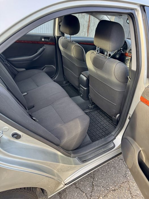 Zadbana TOYOTA Avensis 2004 T25 Hatchback 2.0 Diesel
