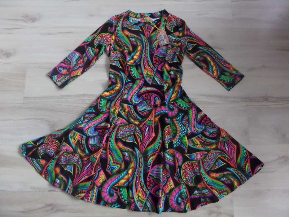 Vippi Design kolorowa rozkloszowana sukienka 36 S