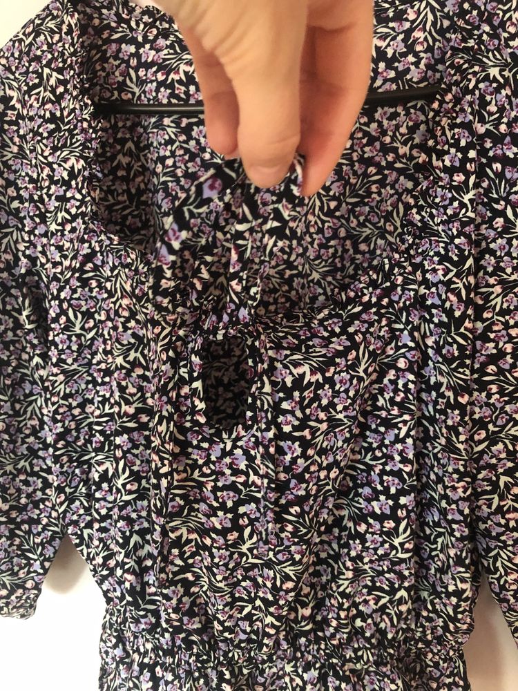 Koszula bluzka w kwiatki z wiązaniem Urban Outfitters