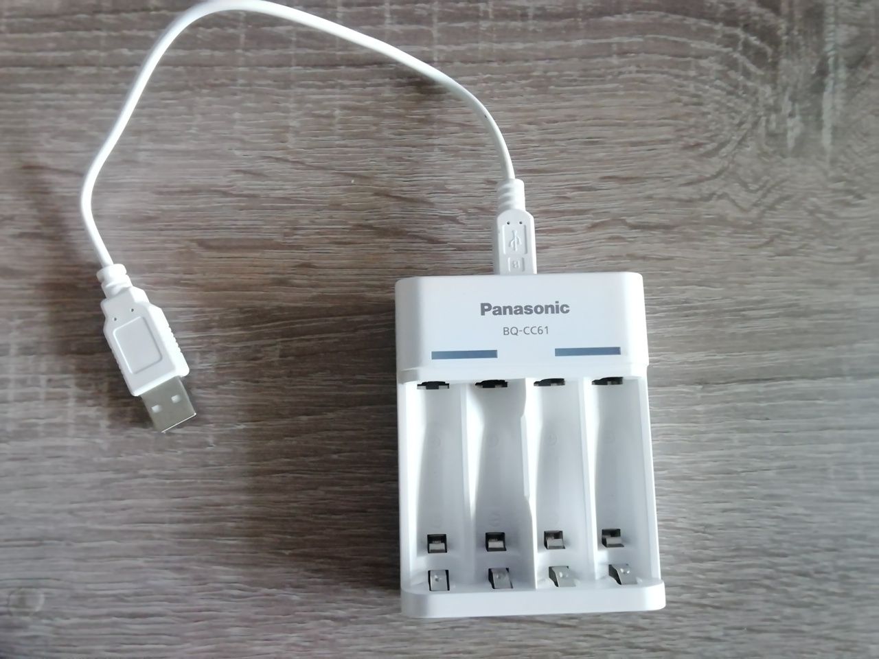 USB зарядний пристрій Panasonic Eneloop BQ-CC61 Basic Charger