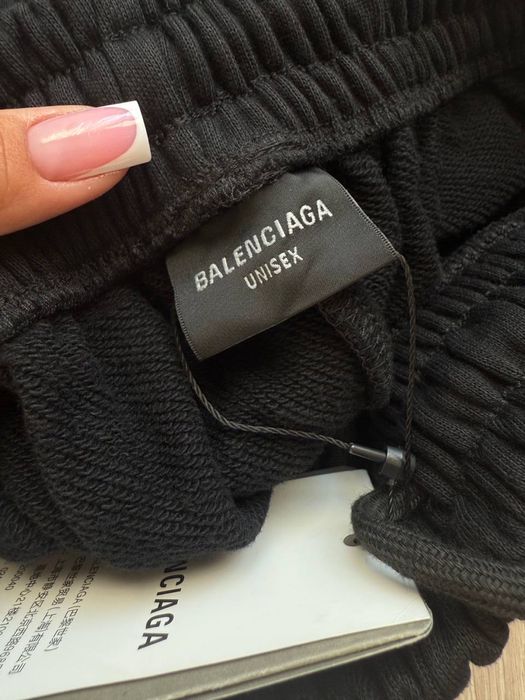 Шорти Balenciaga