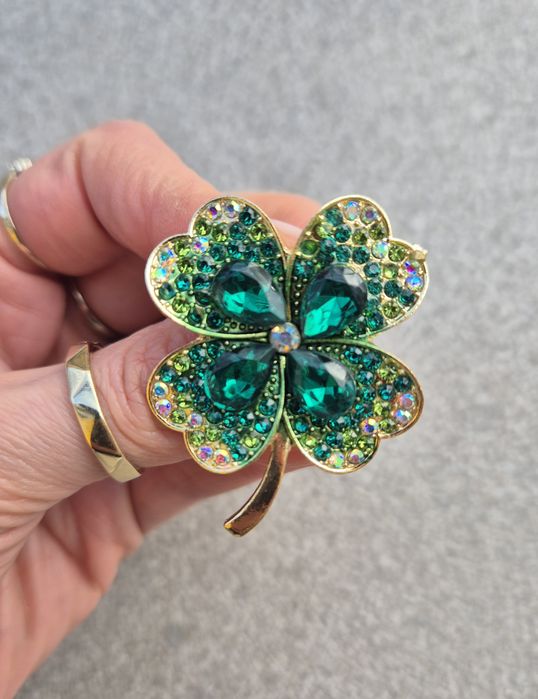 Broszka koniczynka zielona