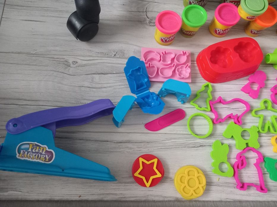 Duzy zestaw play-doh playdoh ciastolina walek wzorki maszynka