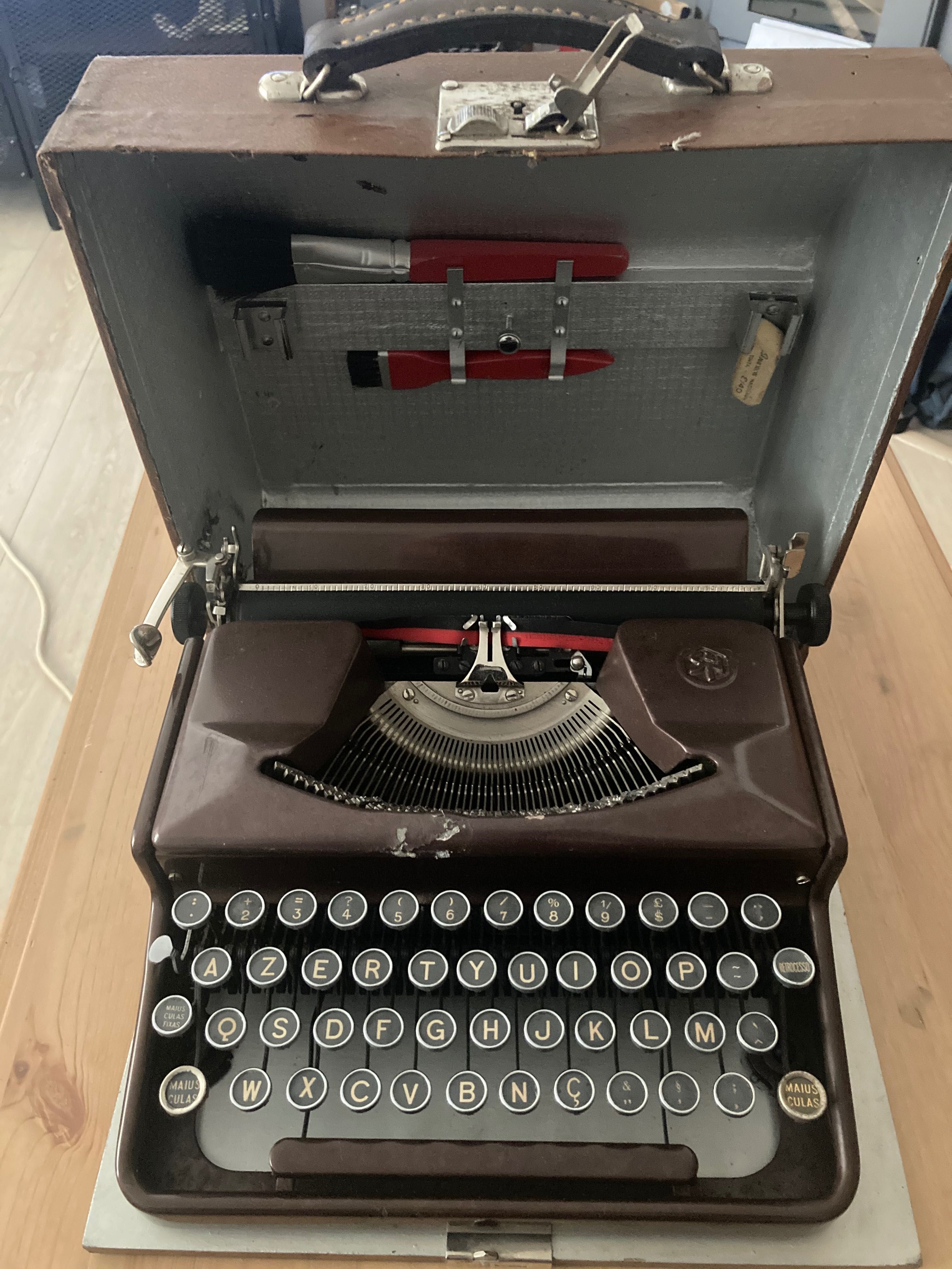 Máquina de escrever Eryka Modelo 5 (1930)