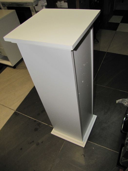 Konsola półka postument dekoracyjna z drzwiami/półką  Biała FMD Möbel