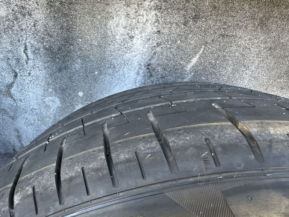 Pneus Pirelli P0 255/40 R19