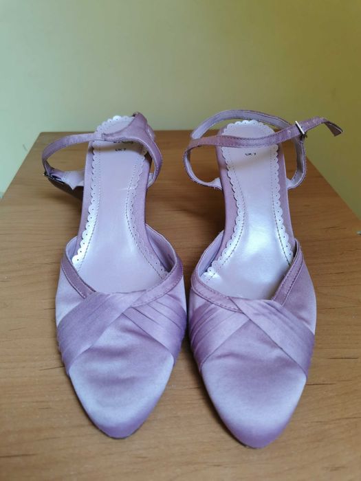 Pudrowo różowe miękkie buty na niskim obcasie 40