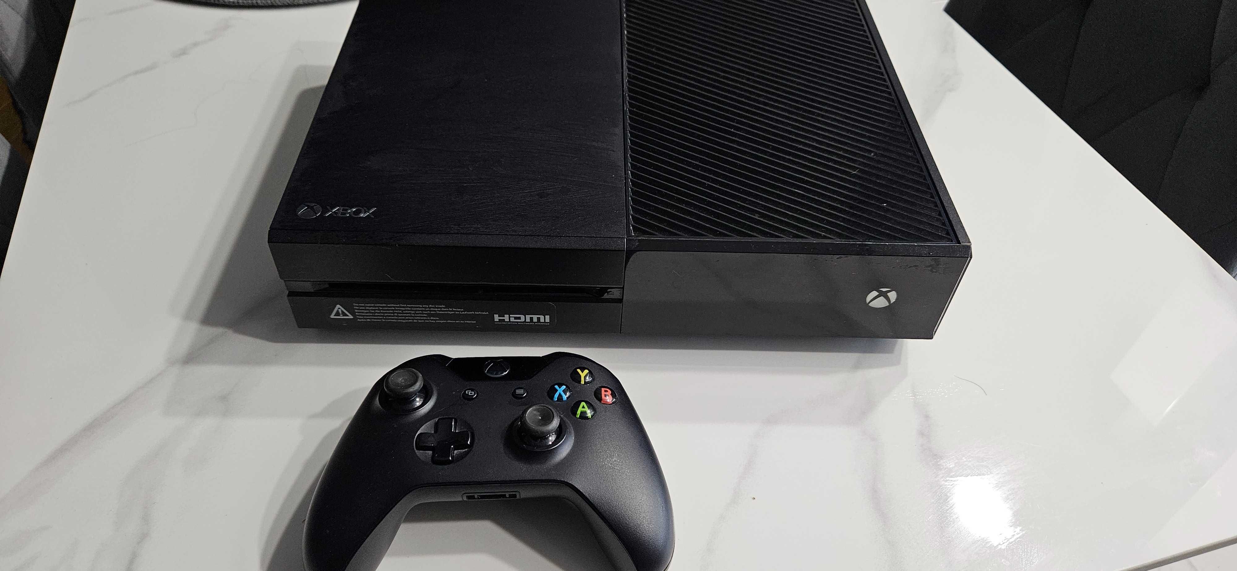Продам Xbox one + джойстик