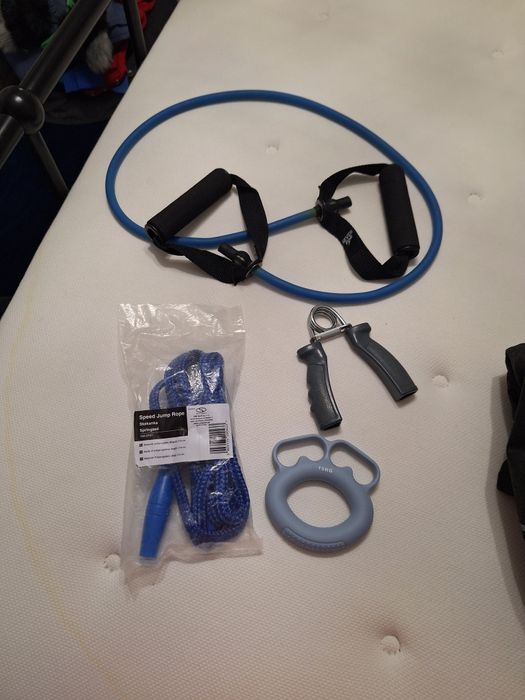 Skakanka ściskaczki 2 szt + guma gratis