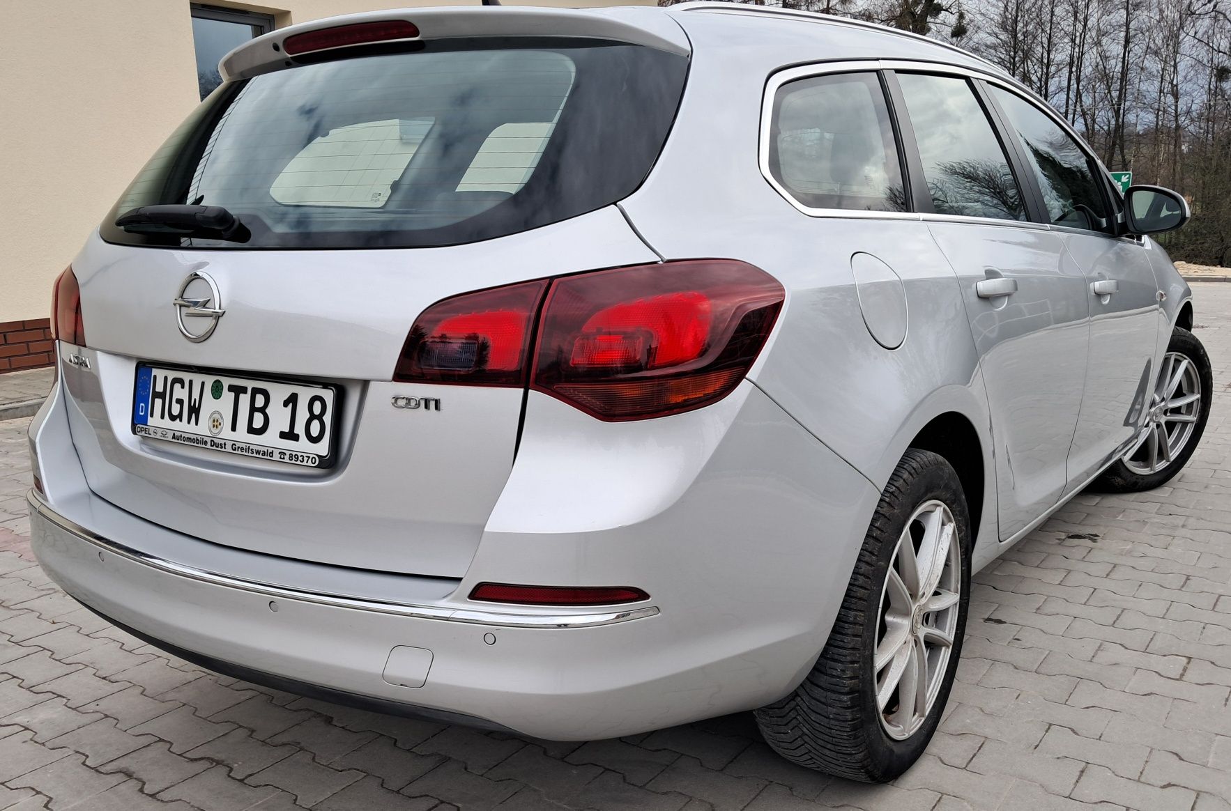 Opel Astra J 1.6 140 KM wersja Sport Tourer 2015 rok z Niemiec