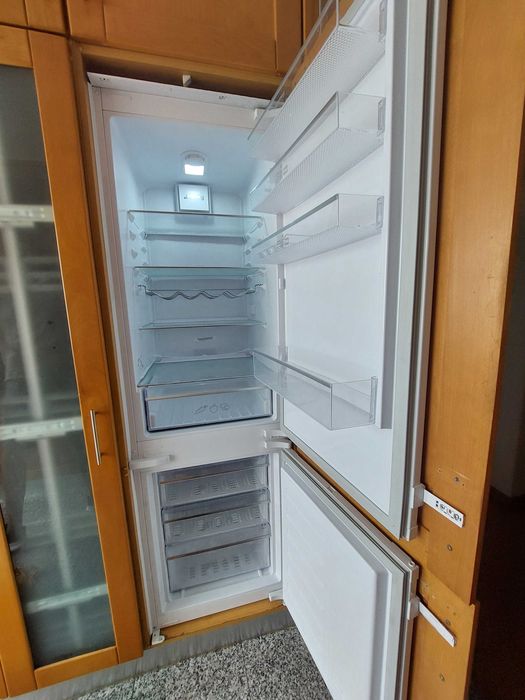 Vendo Smeg Combinado Encastre  No Frost Modelo K54275HB