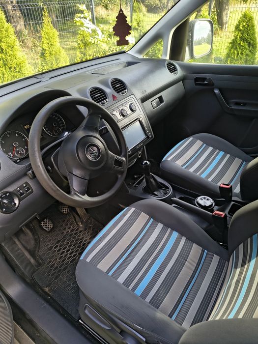 Sprzedam VW caddy 3 lift .1.6tdi 5 osobowy.