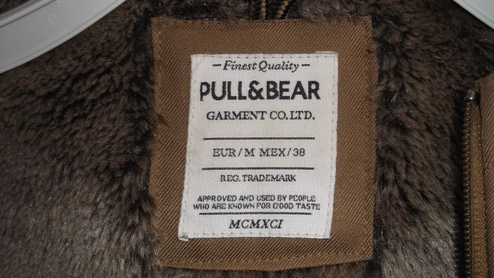 Blusão de homem da marca PULL& BEAR