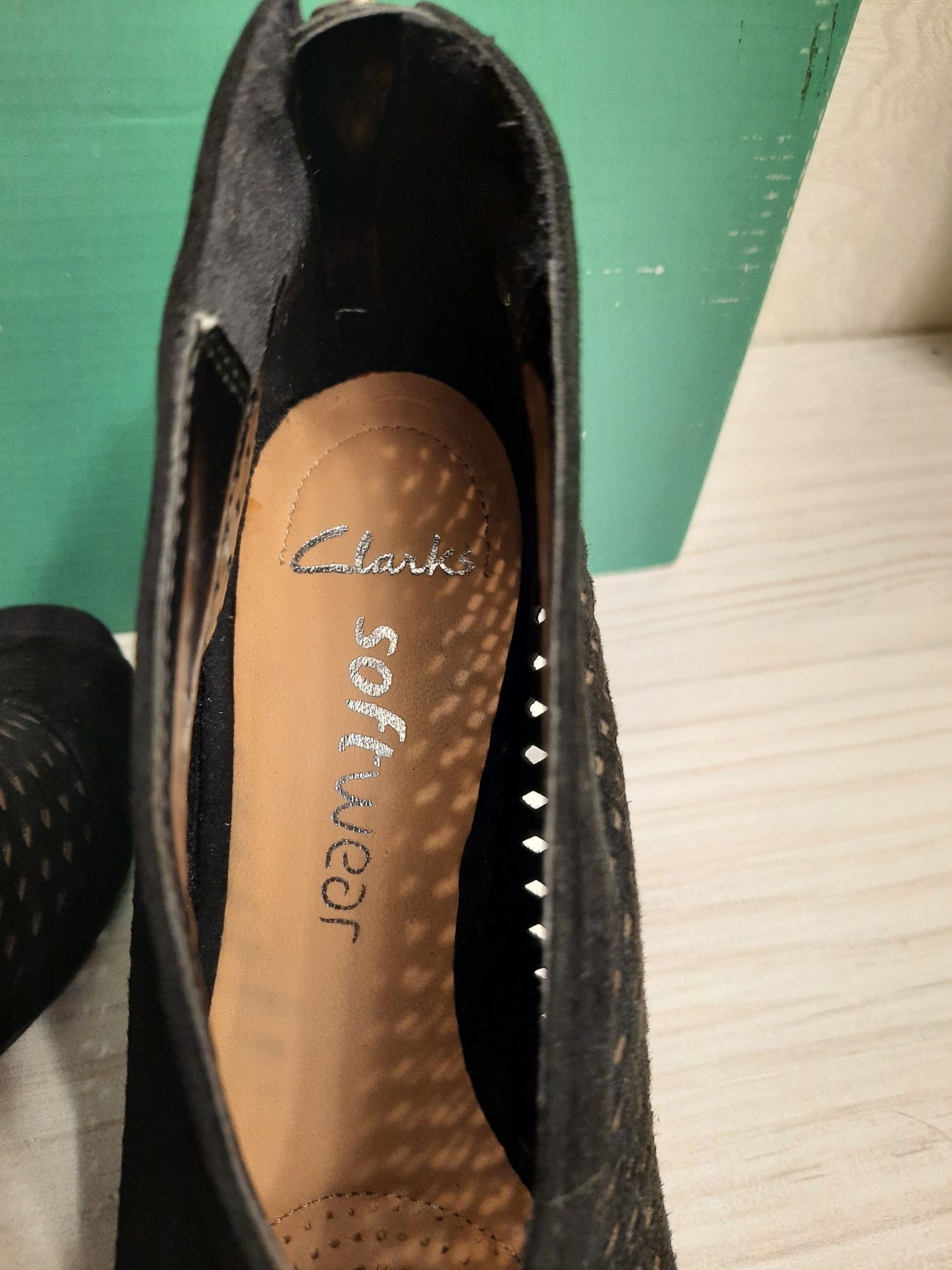 Clarks босоніжки нові, р.37