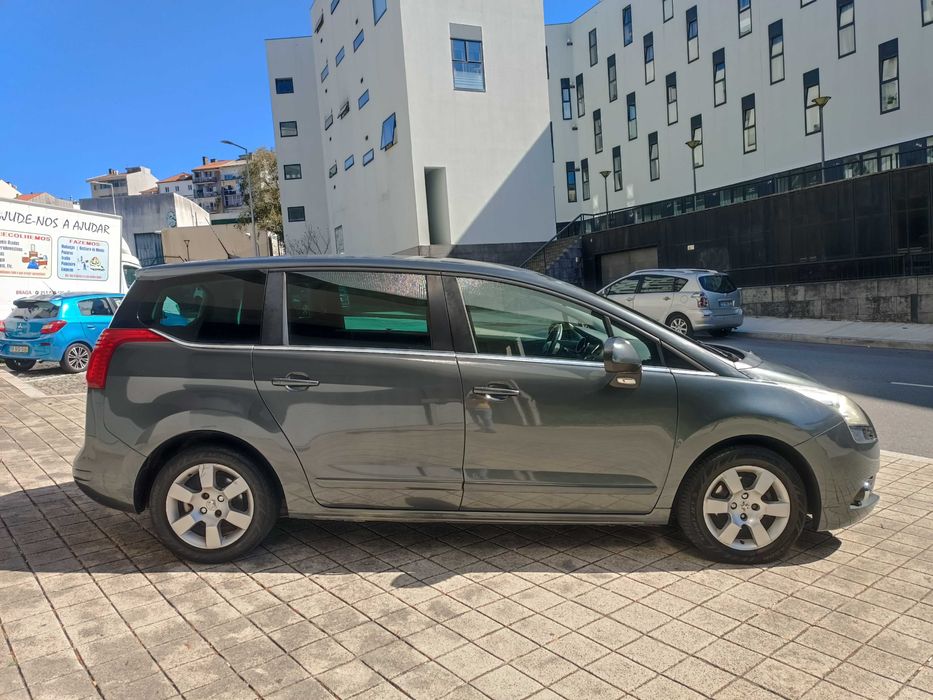 PEUGEOT 5008 1.6 HDI 112cv 7 lugares 2009 1 dono