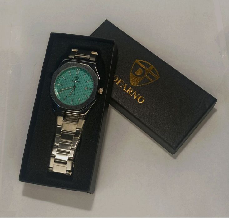 Елегантний годинник DFARN