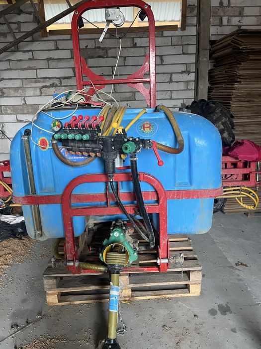 Opryskiwacz biardzki 600 15 m. Nowa pompa 140 litrow