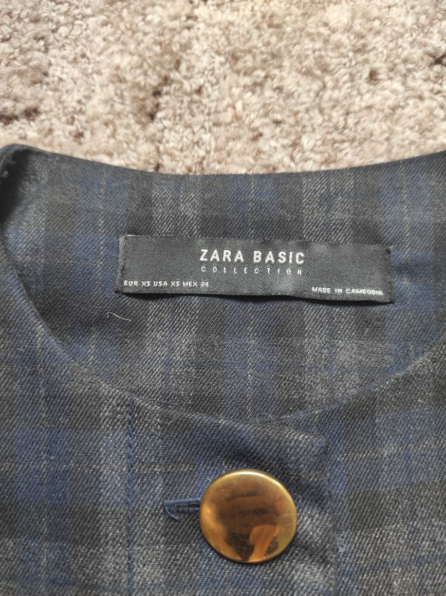Піджак Zara у клітинку з об'ємними рукавами