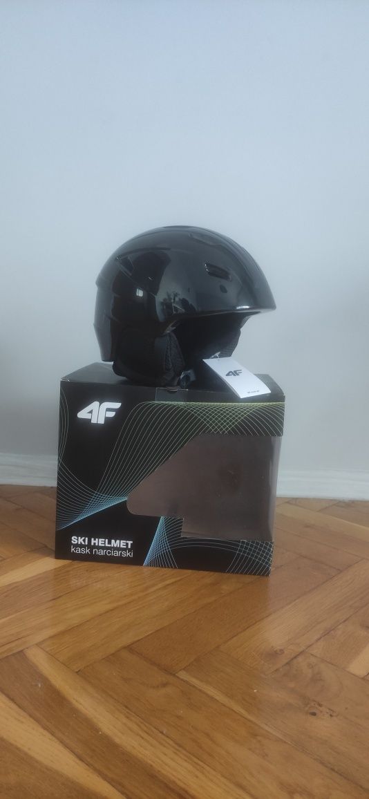 NOWY Kask narciarski 4F rozmiar S/M 52-56cm