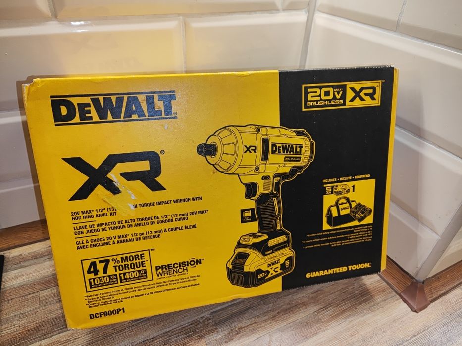 Акумуляторний ударний гайковерт DeWalt DCF900P1