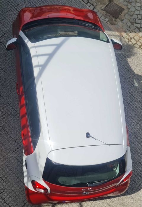 Smart fourfour impecável, económico, fácil condução.