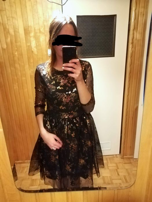 Czarnozlota sukienka w rozmiarze M