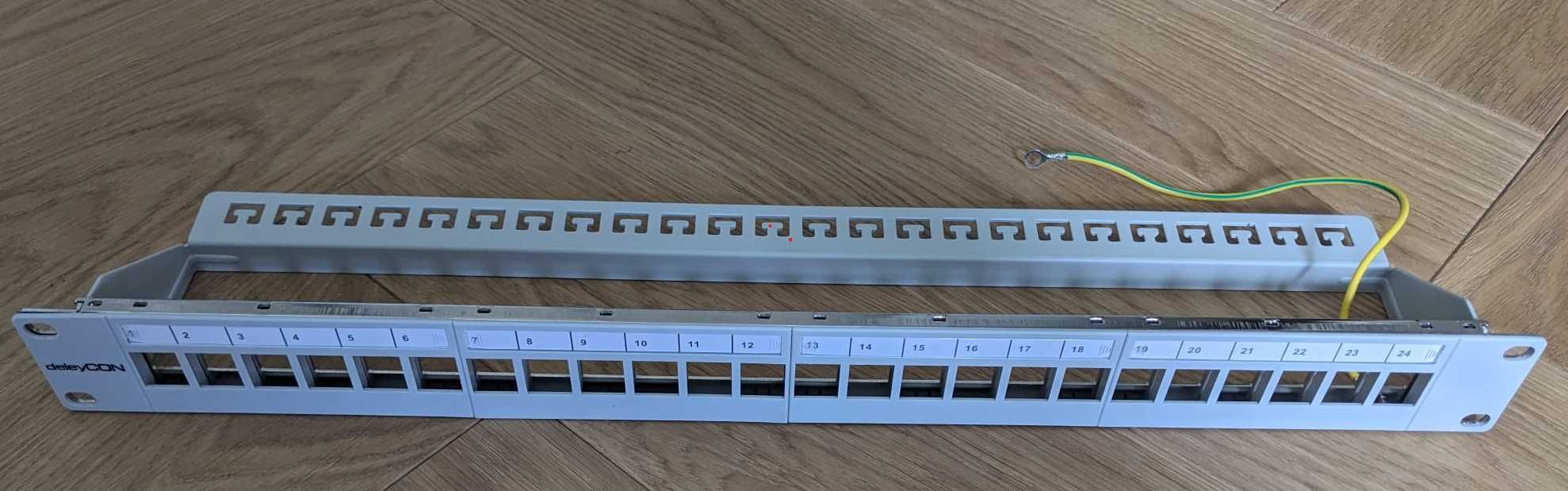 Patch Panel 24-portowy deleyCON