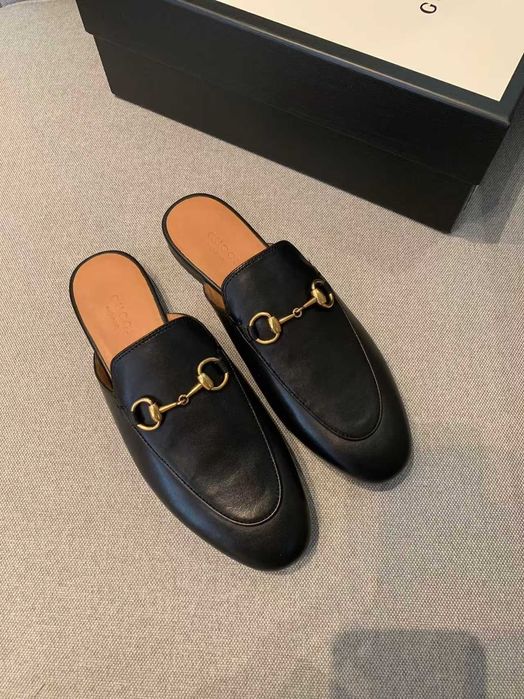 Chinelos Gucci novos