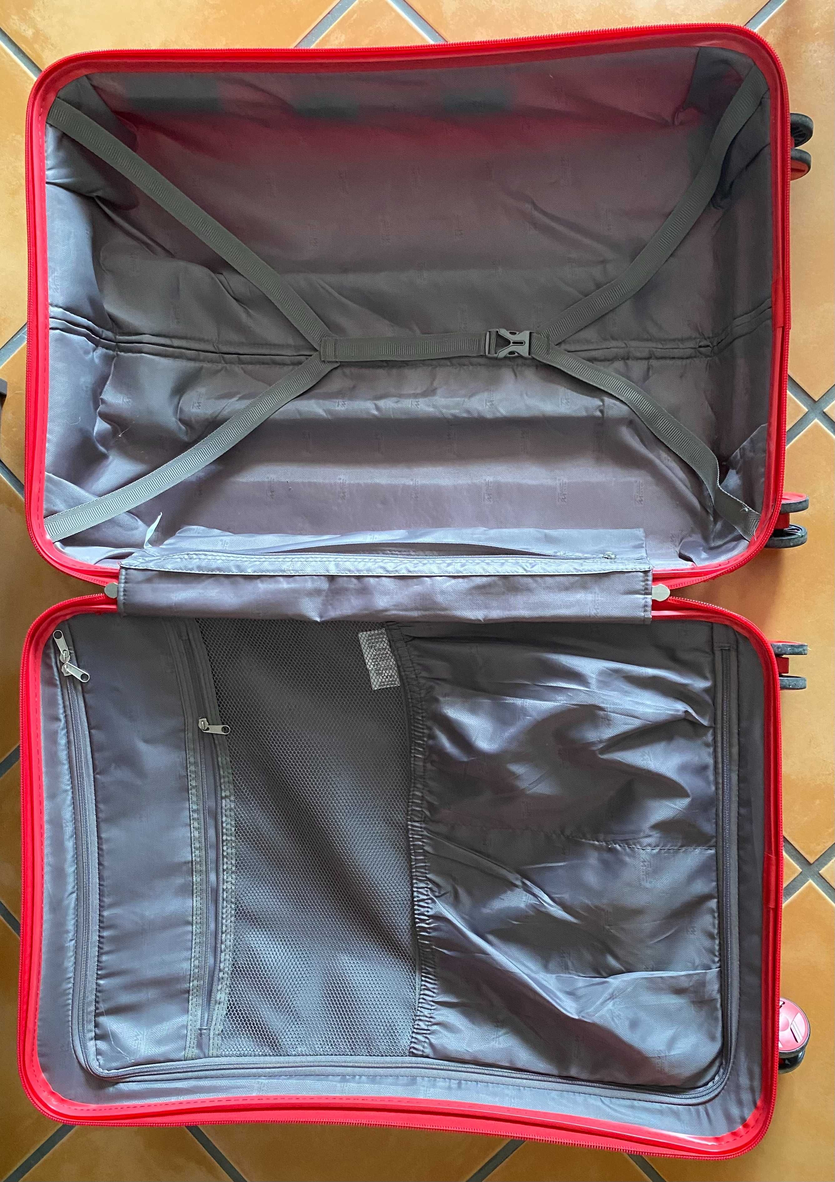 Large Travelmate Travel Luggage (Damaged)