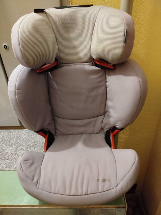 Автокрісло Maxi-Cosi RodyFix AirProtect IsoFix 15-36 кг (3-12 років)