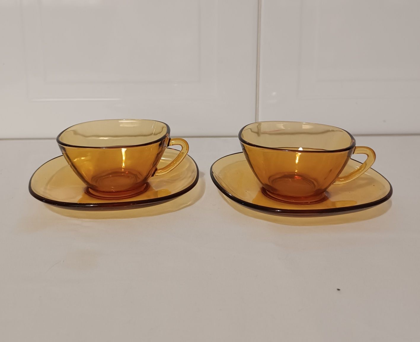 Conjunto 2 Chávena de Chá âmbar.. Antigas. Vareco França