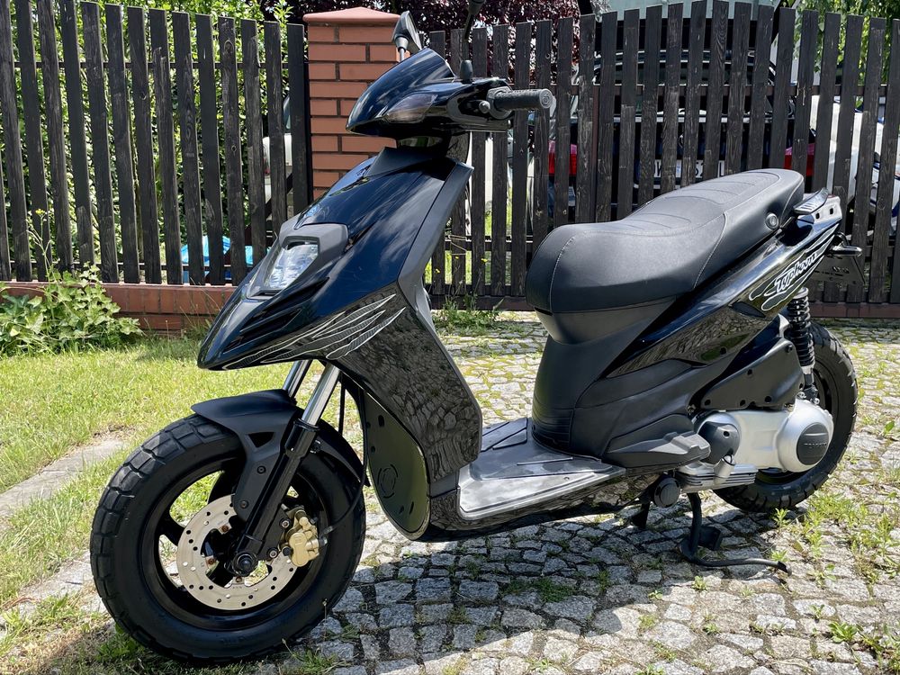 Sprzedam skuter piaggio typhoon 125 rok2012