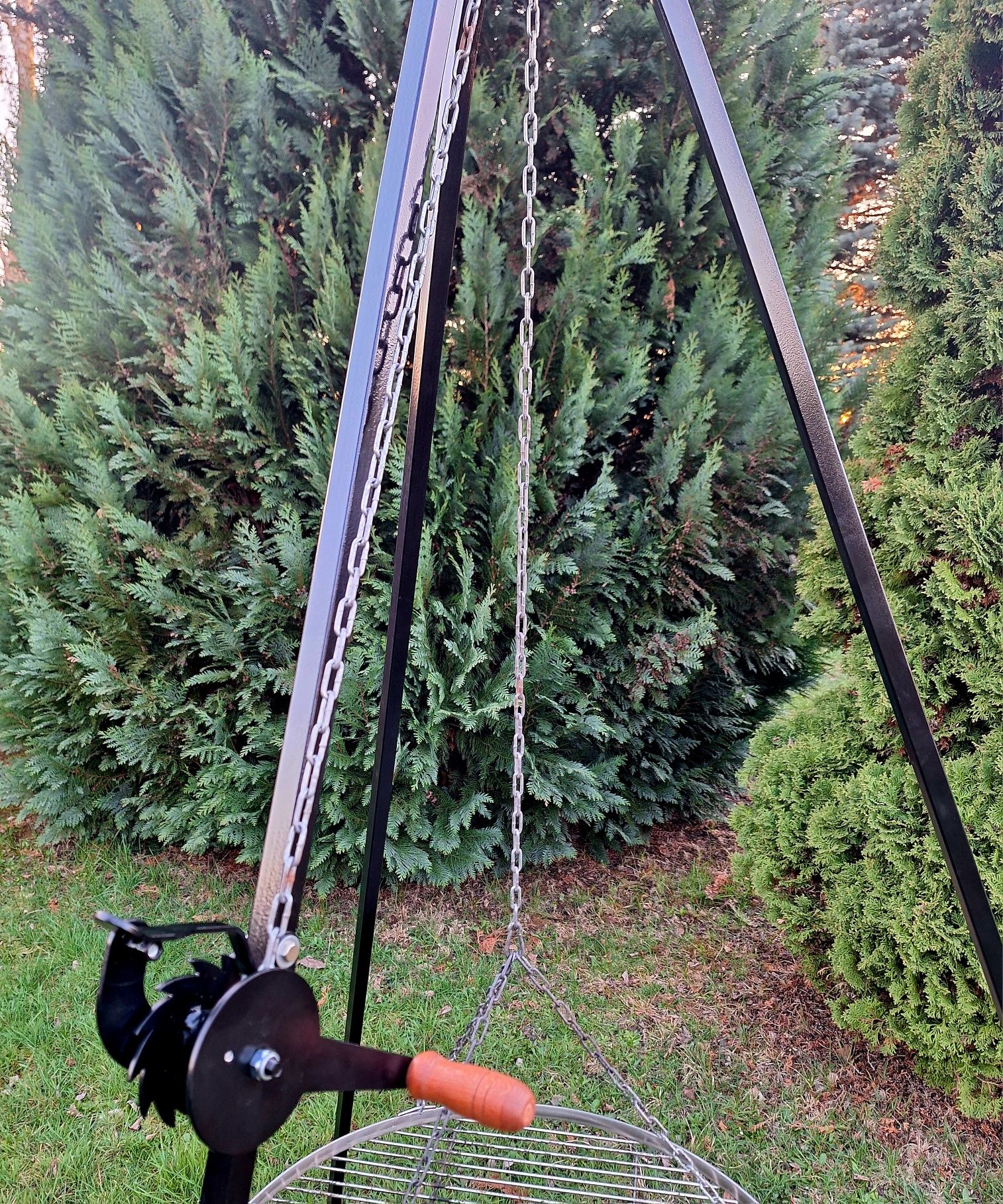 Grill trójnóg ogrodowy na lata ! Z rusztem nierdzewnym 70 cm