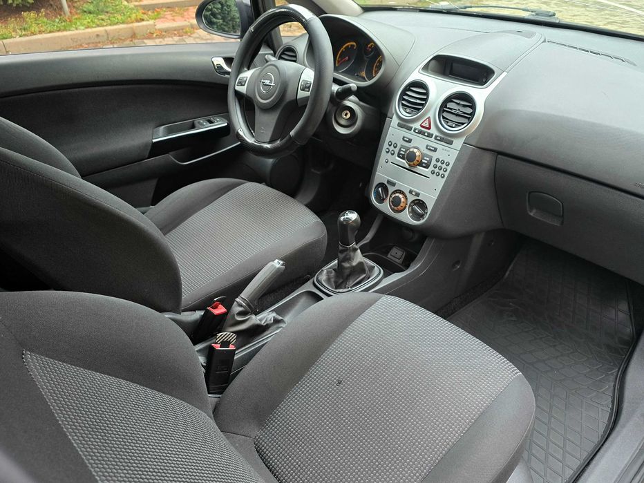 Opel Corsa 2012г.в. 1.3 дизель, механика