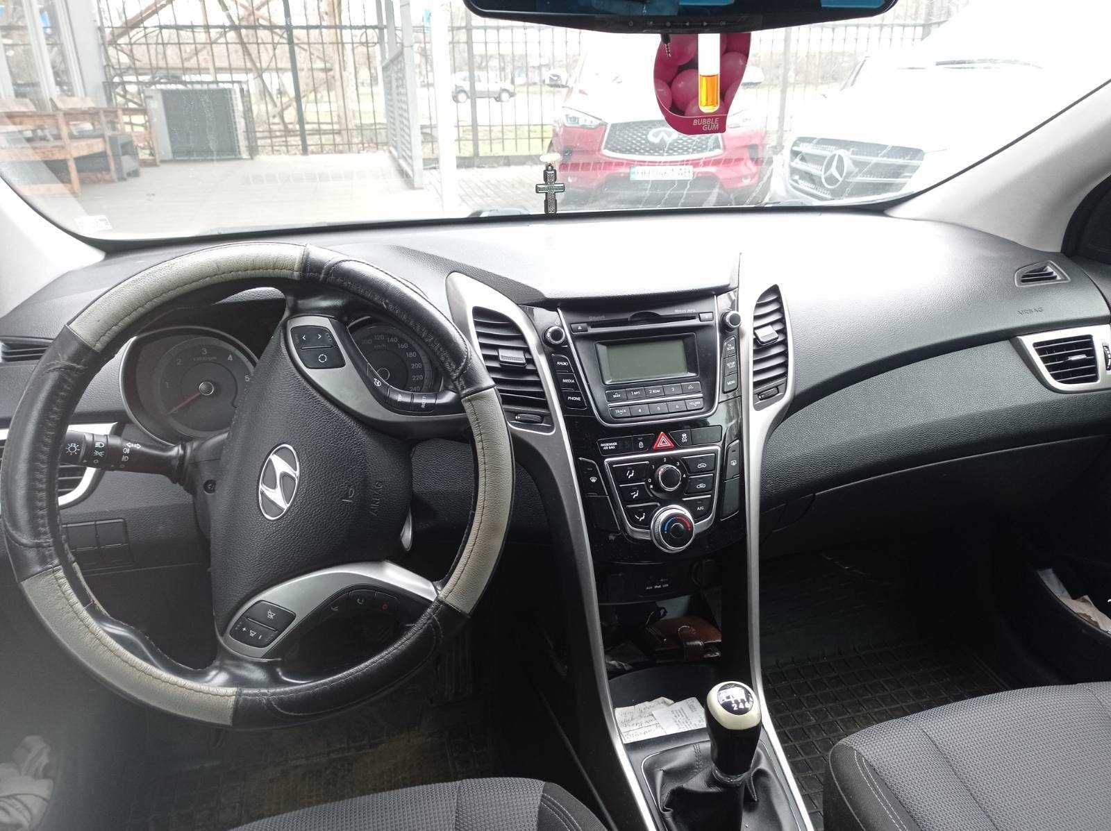 Hyundai i30 2014  року 1,6 л./дизель