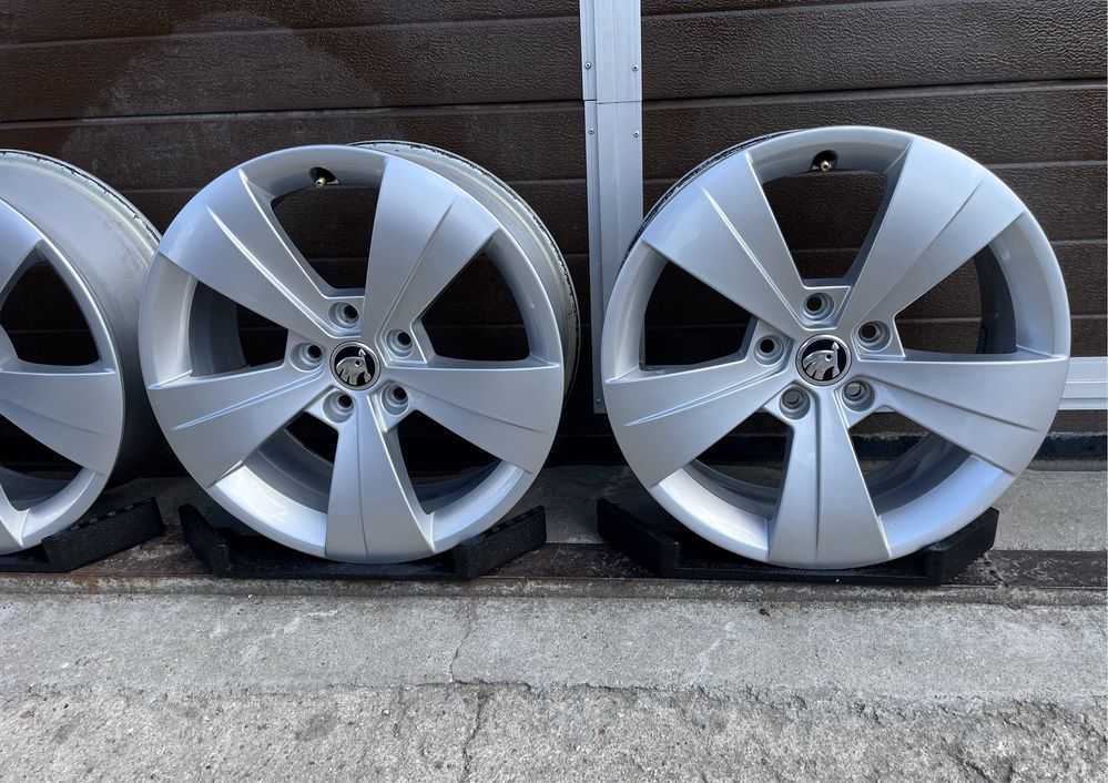 4x felgi aluminiowe 5x112 r17 et41 6,5J Alufelgi Oryginalne Skoda 17”