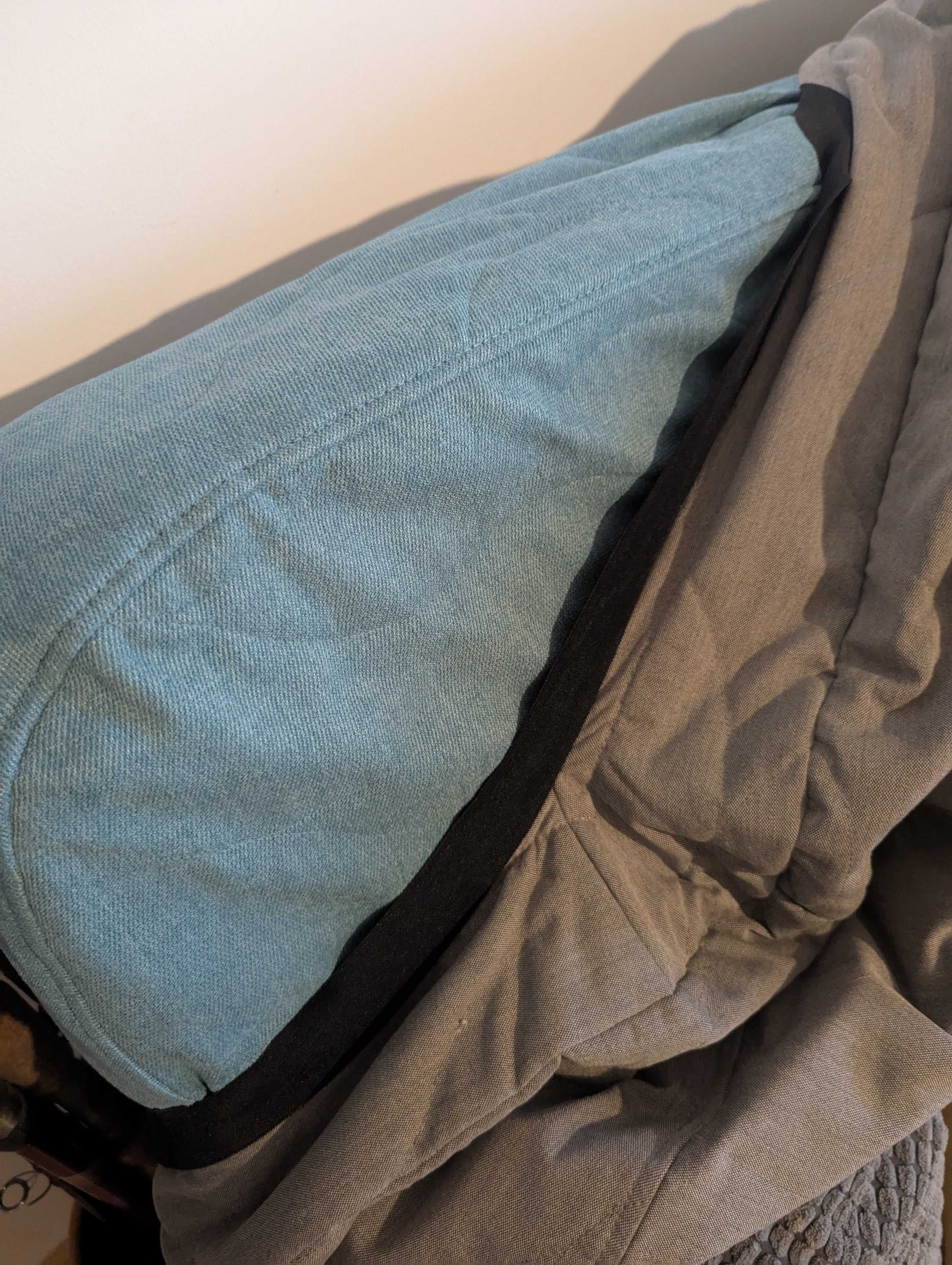 IKEA sofa cama cinzento e azul