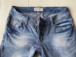 Dwie pary spodni jeansowych