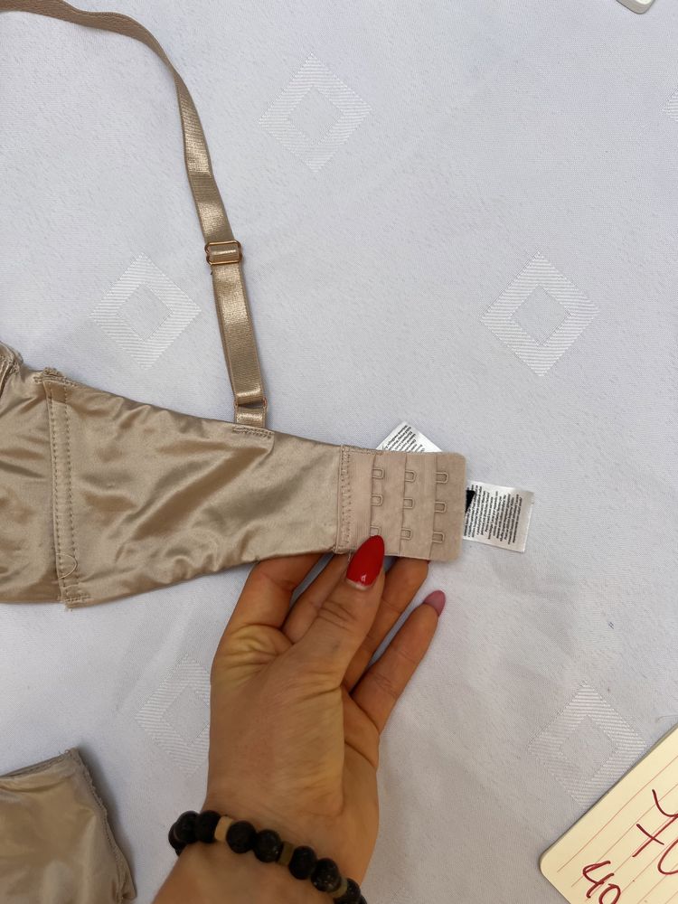Komplet bielizny damskiej jak satyna