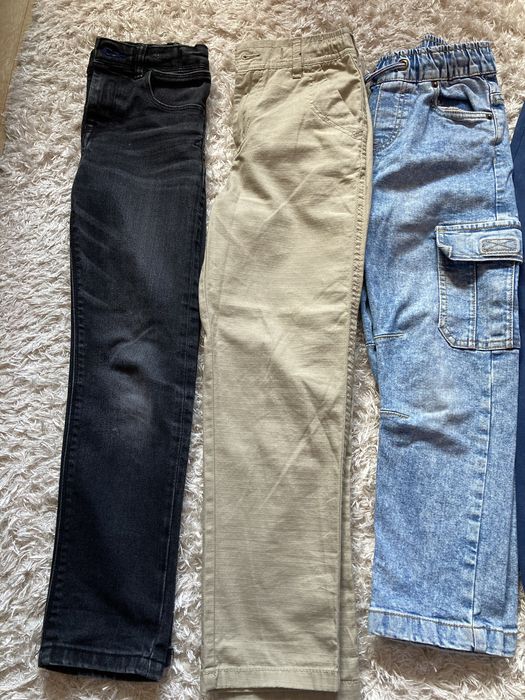 Spodnie dla chlopca o rozmiarze 128