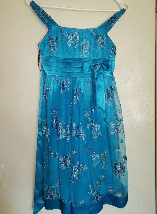 Нарядный сарафан для девочек возрастом 11-13 лет