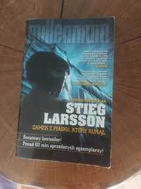 Stieg Larsson zamek z piasku który runął