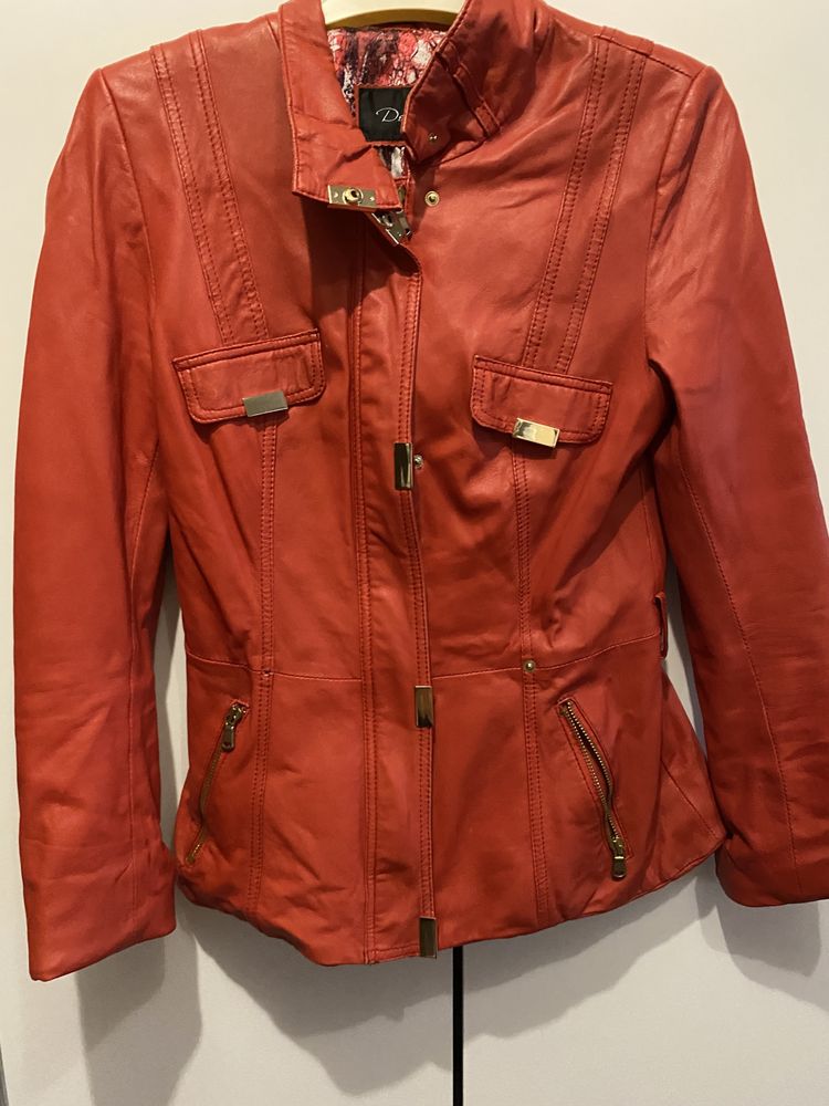 Красная кожанная курточка (настоящая кожа)