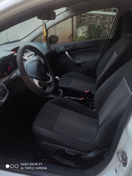 Продам автомобіль Ford fiesta 2010