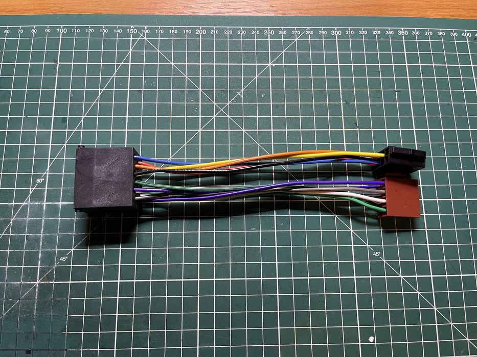 ISO адаптер під ВМ24 BMW Land Rover Mini