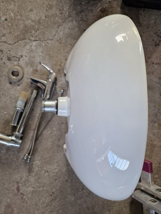 Umywalka,syfon,bateria